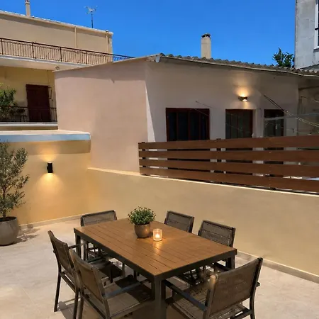 Bright With Court Yard And Swimming Pool * חאניה