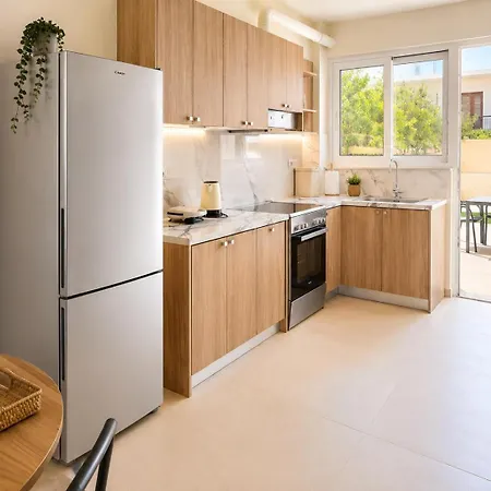 Bright With Court Yard And Swimming Pool חאניה